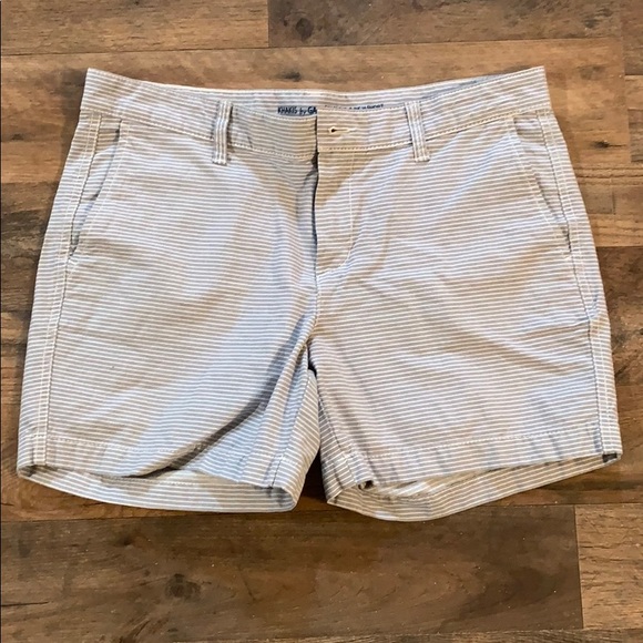 GAP Pants - Gap striped shorts